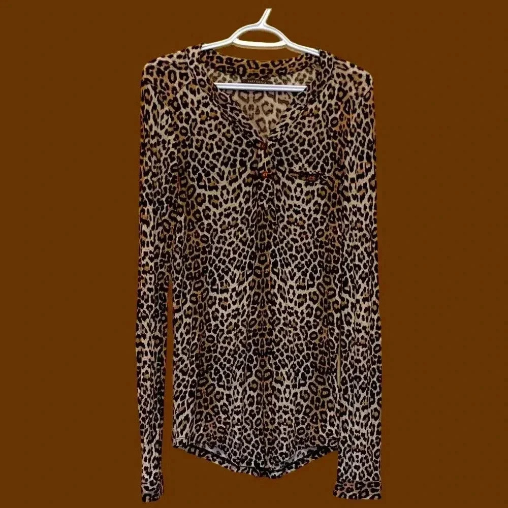 Suzy Shier lightweight animal print long tunic w sleeves that can be rolled up